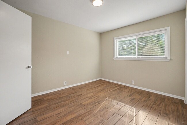Building Photo - 6500 Haden Dr