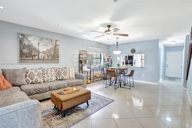 Building Photo - 484 Westree Ln