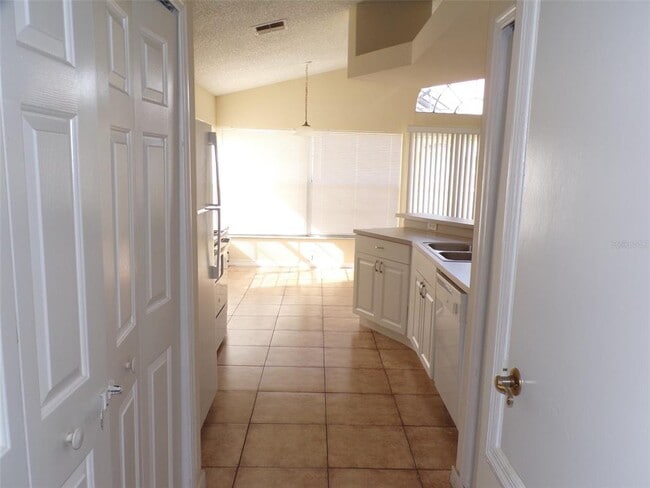 Building Photo - 2563 Davenport Cir