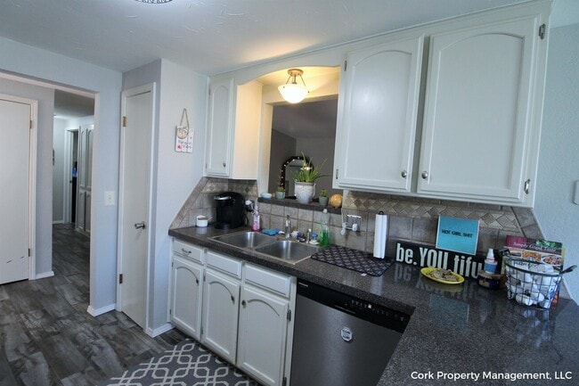 Building Photo - 1301 Del Norte Dr