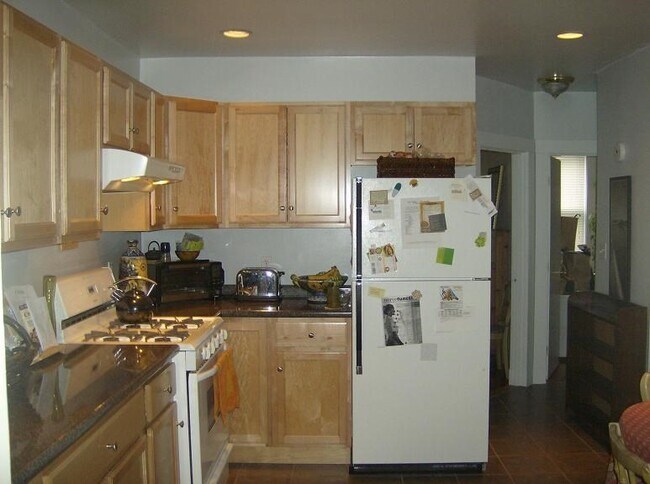 Building Photo - 56 Prentiss St