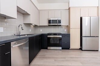 Building Photo - North Grove