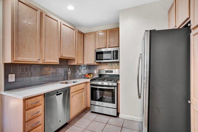 Building Photo - 1309 Half Moon Bay Dr