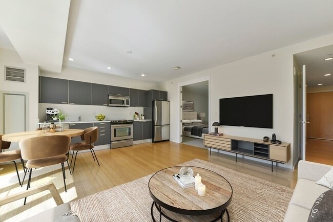 Building Photo - 2 Earhart St