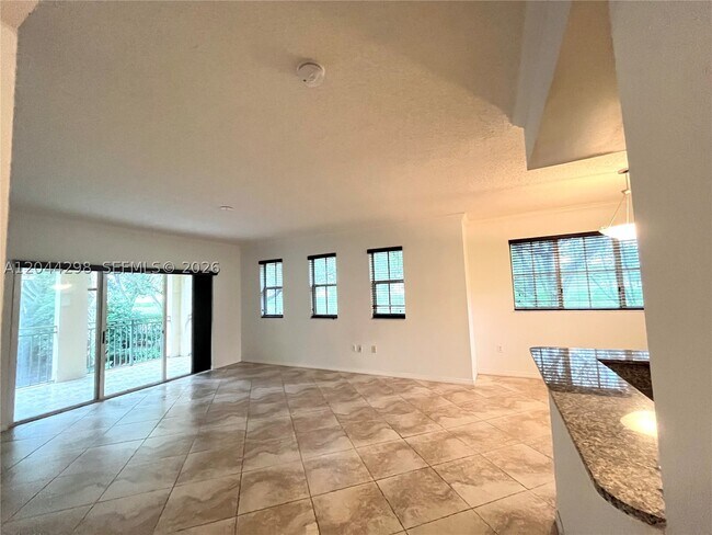 Building Photo - 2490 Centergate Dr
