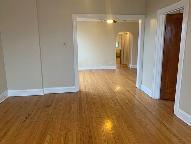 Building Photo - 3038 N Central Ave