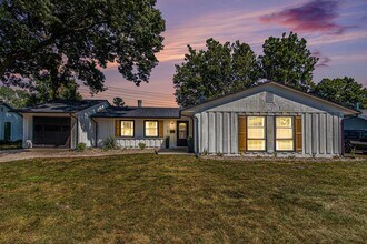 Building Photo - 1160 Helman Drive - Comfortable 3 Bed, 1.5 Bath Home in McKinley Terrace