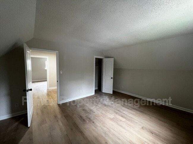 Building Photo - 800 Belvin Ave