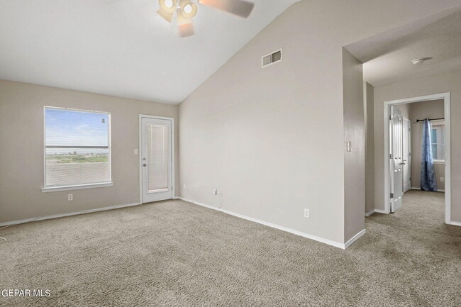 Building Photo - 10822 Elise St