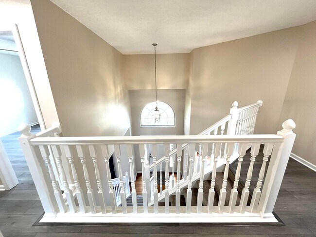 Building Photo - 7916 Bridge Crossing Ct