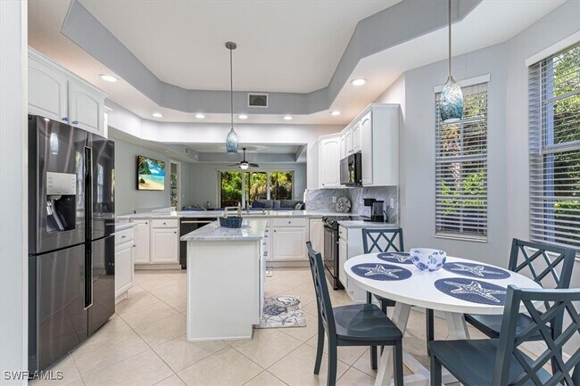 Building Photo - 7837 Hawthorne Dr