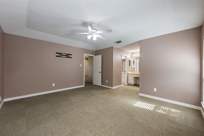 Building Photo - 2407 Harrowden Dr