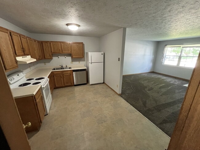 Building Photo - 226 Elizabeth Dr