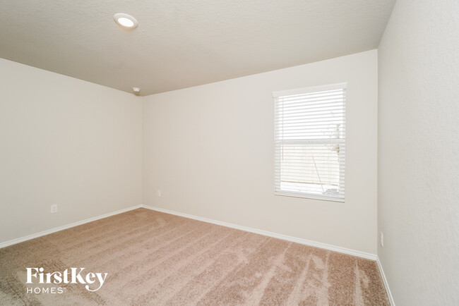 Building Photo - 10775 Prusiner Dr