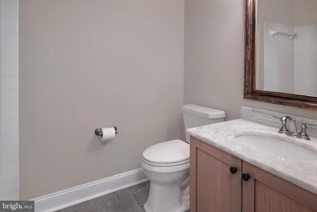 Building Photo - 3 Maidstone Ct