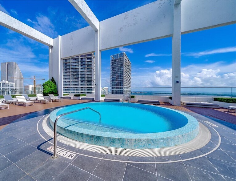 Building Photo - 500 Brickell Ave