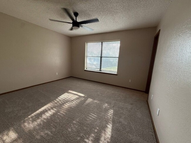 Building Photo - 8212 N 118th E Ave