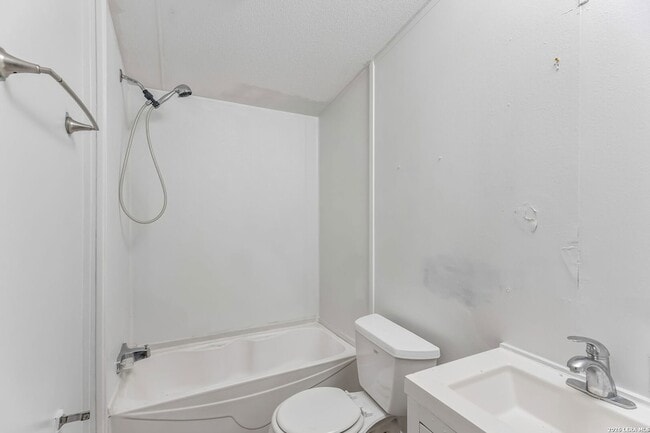 Building Photo - 1238 Qappuella Dr