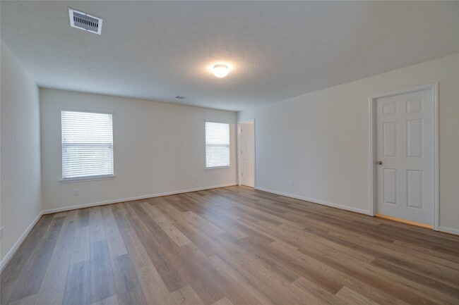 Building Photo - 2547 White Bluff Ln