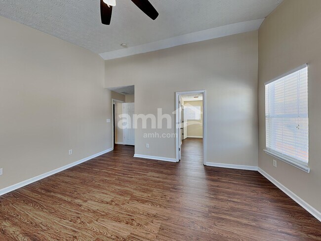 Building Photo - 16698 Maraschino Dr