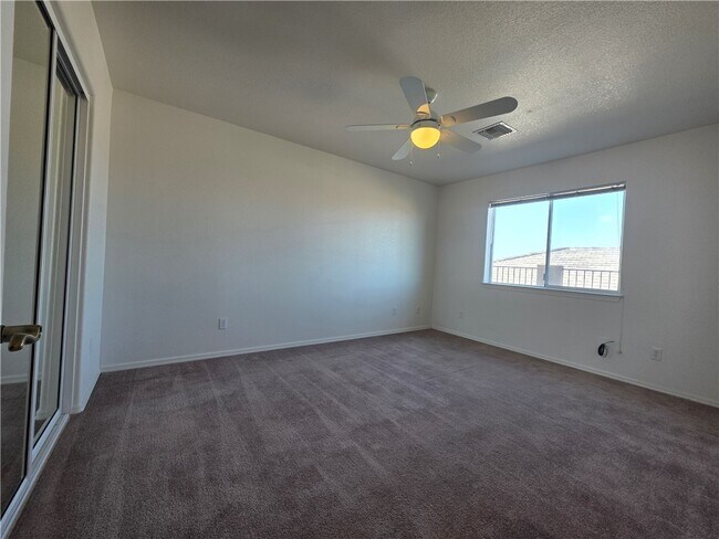 Building Photo - 3477 Sunlamp Dr