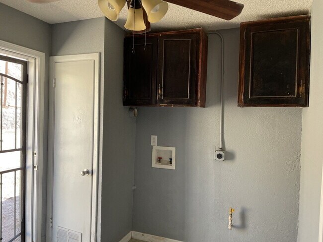 Building Photo - 8137 Staghorn Dr