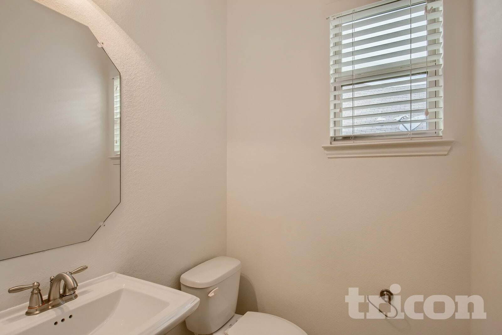 Building Photo - 5024 Kestrel Dr