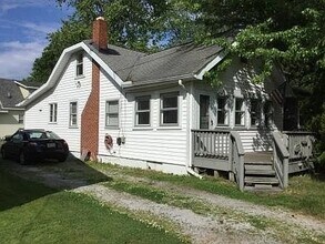 Building Photo - 55 River Dr