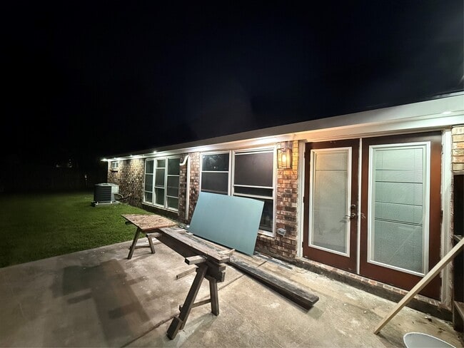 Building Photo - 13123 Careywood Dr