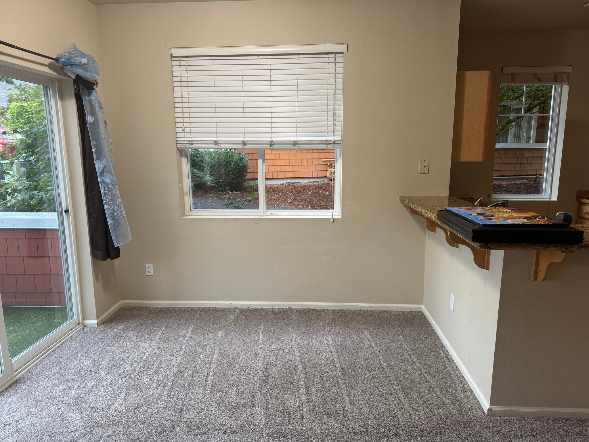 Dining - 501 225th Ln NE