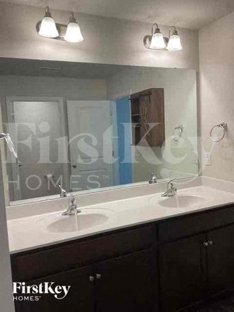Building Photo - 9424 Village View Ct NW