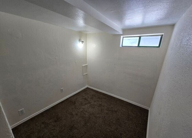 Building Photo - Centrally Located & Charming 1 Bedroom Apartment in Sparks