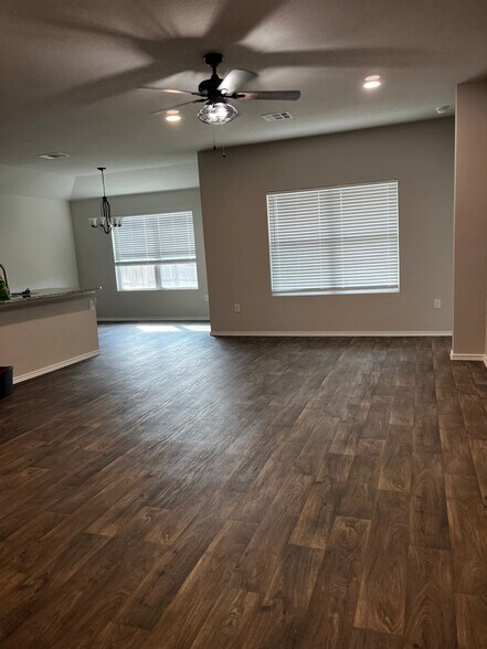 Building Photo - 5725 Shanjia Dr