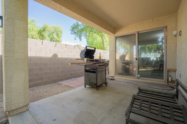 Building Photo - 9377 W Milkweed Loop