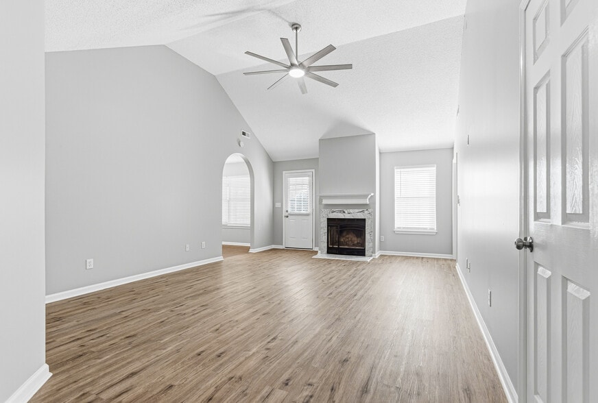 Building Photo - 5547 Matt Aaron Ln