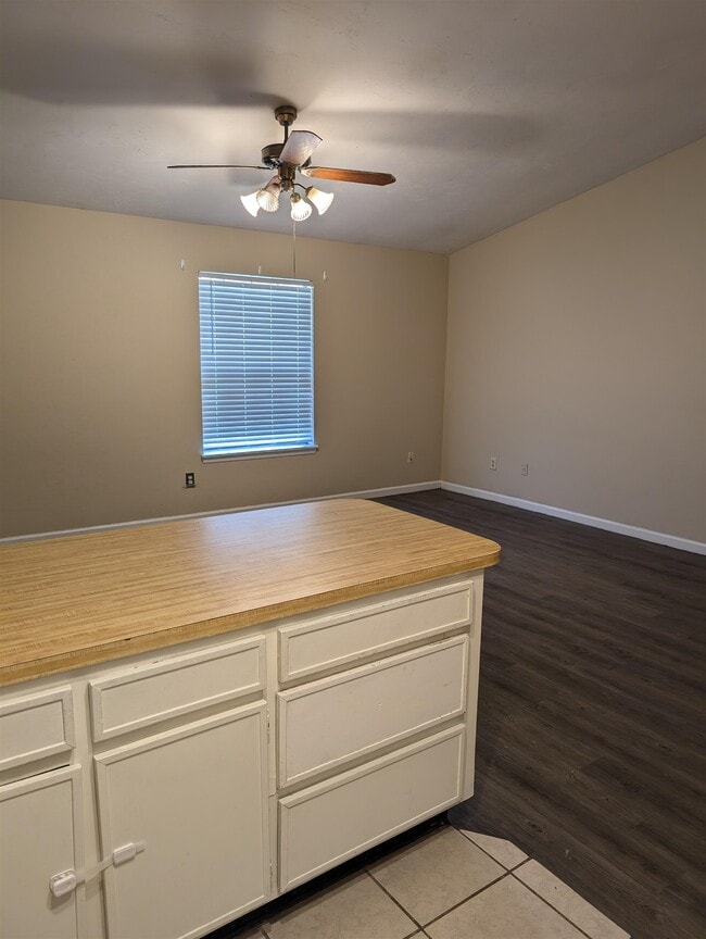 Building Photo - 2035 Continental Ave