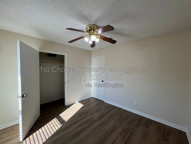 Building Photo - 7808 Mallard Ln