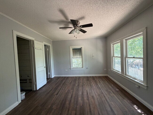 Building Photo - 2604 Lasker Ave
