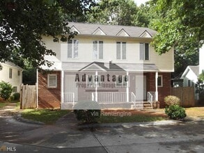 Building Photo - 2782 Country Ct SE