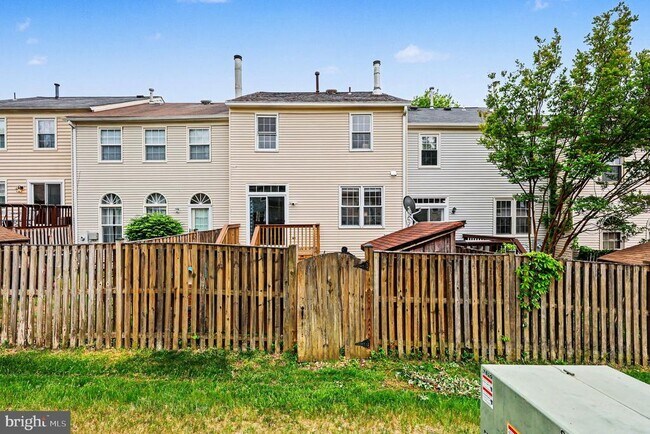 Building Photo - 7468 Brighouse Ct