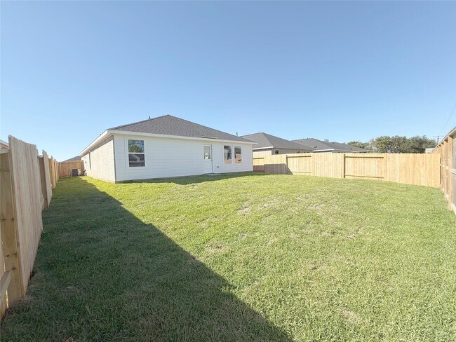 Building Photo - 505 Robin Ct