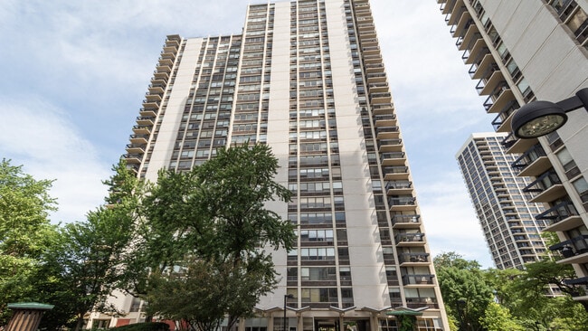 Primary Photo - 1360 N Sandburg Terrace