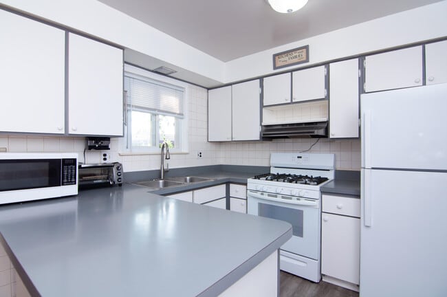 Building Photo - 8807 Tavistock Dr