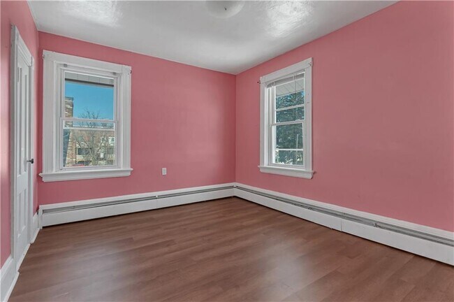 Building Photo - 1070 Main St