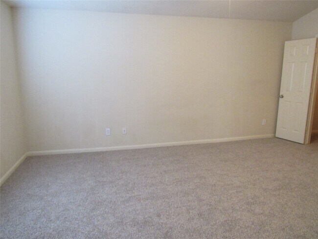 Building Photo - 6338 Applewood Forest Dr
