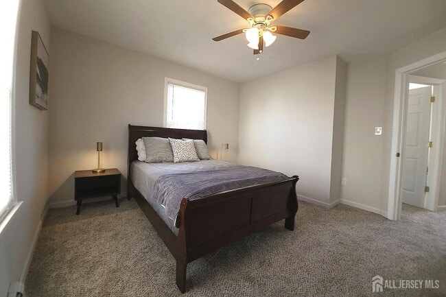 Building Photo - 425 W Broad St