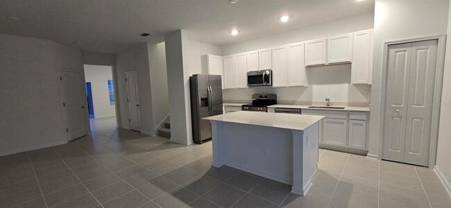 Building Photo - 2661 Skyline Lp
