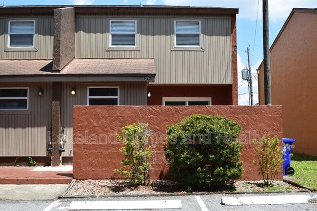 Building Photo - 945 Castle Way