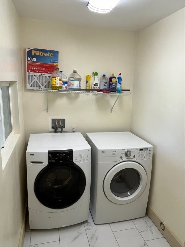 Building Photo - 515 Bellevue Pl