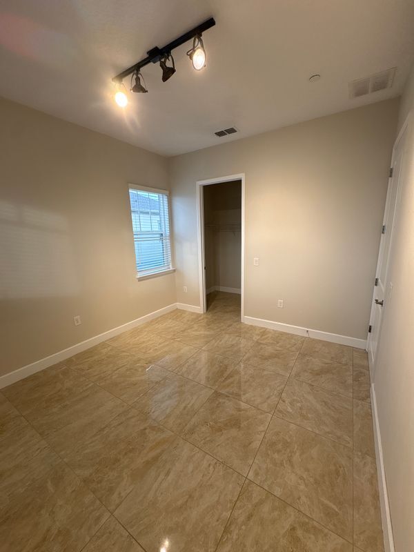 Building Photo - 13775 Benavente Ave